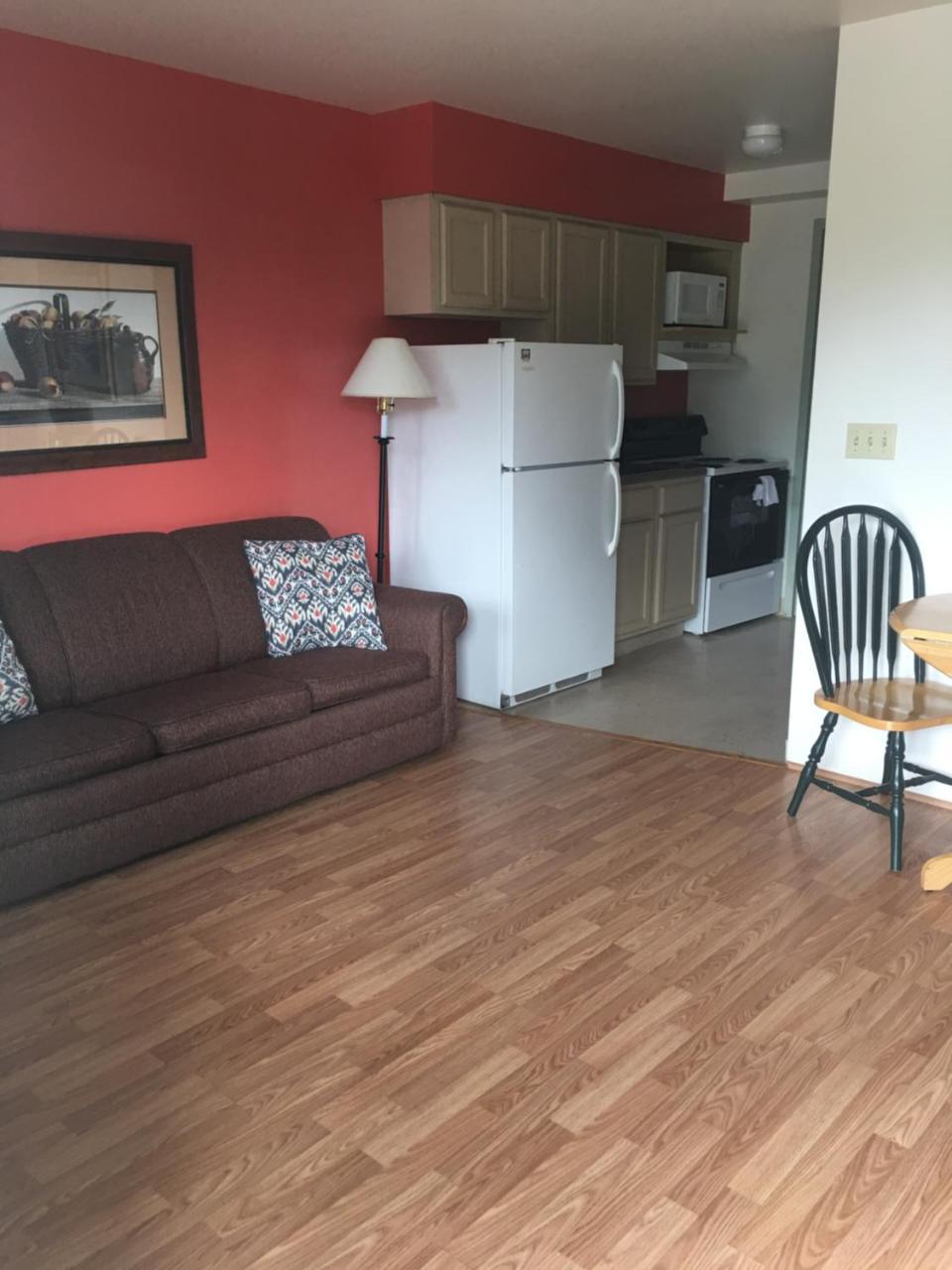 Budget Host Motel 4*
